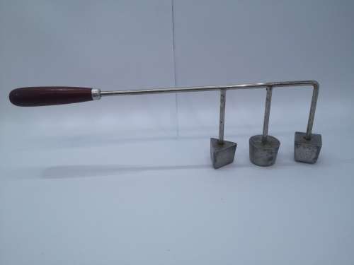 Snackle with wooden handle