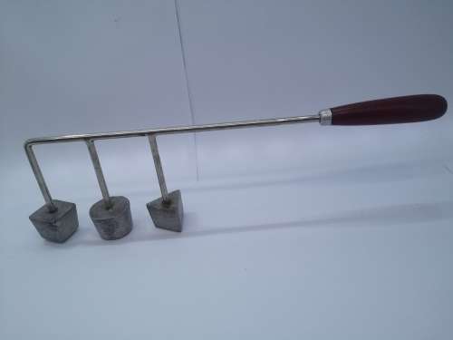 Snackle with wooden handle