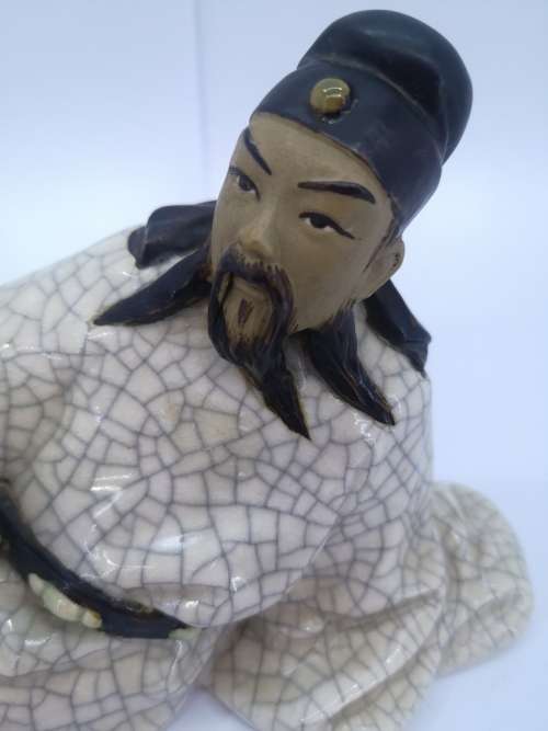 Raku Chinese statue