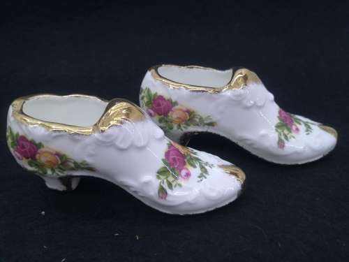 Old Country Roses Royal Albert shoes