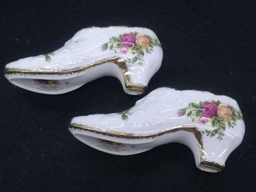 Old Country Roses Royal Albert shoes
