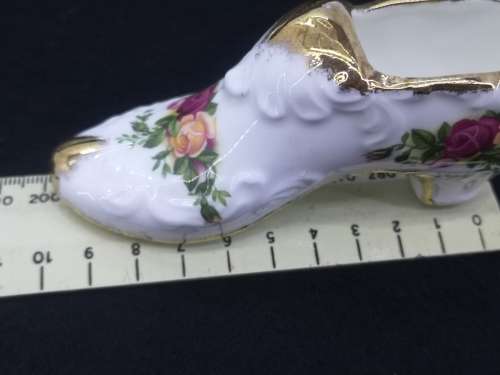 Old Country Roses Royal Albert shoes