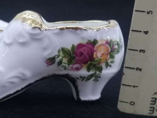 Old Country Roses Royal Albert shoes