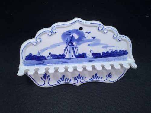 Blue and white porcelain spoon holder