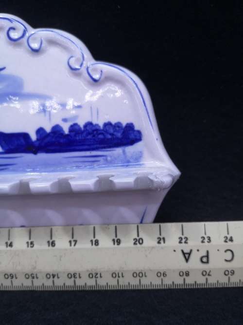 Blue and white porcelain spoon holder