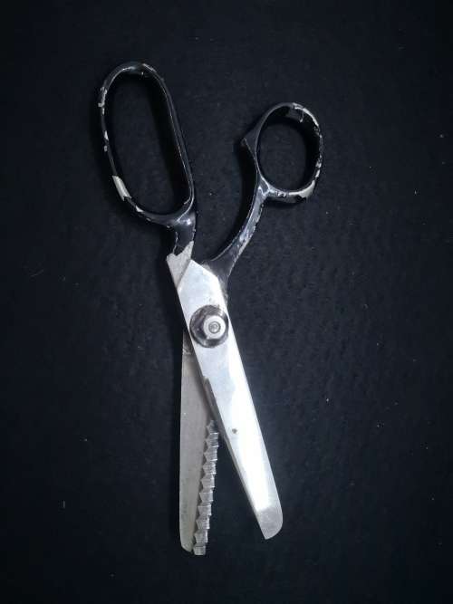 Antique Scissors Kabeso zig zag