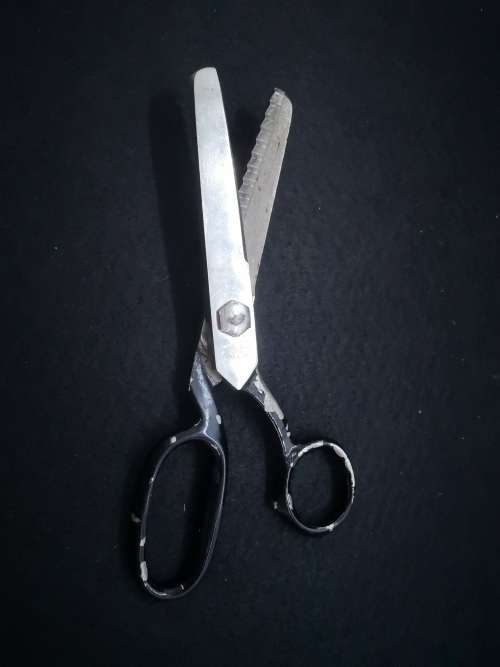 Antique Scissors Kabeso zig zag