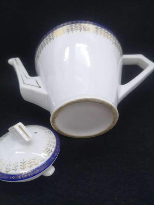 Tea pot - unmarked