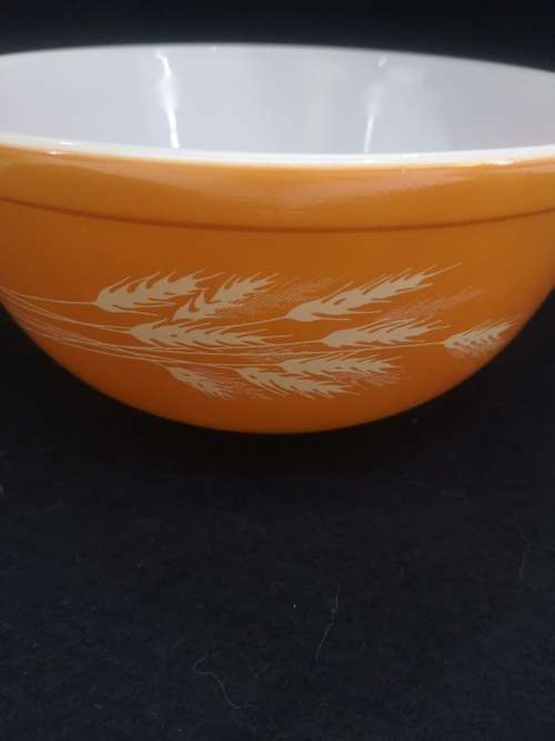 Pyrex mixing bowl