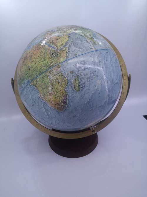 Big Readers Digest world globe