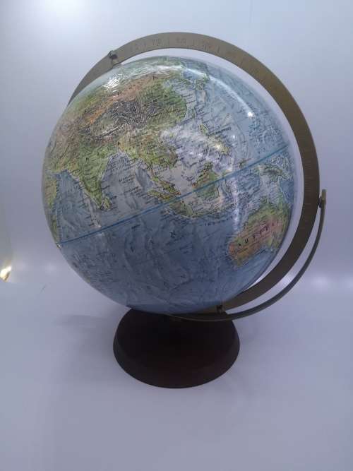 Big Readers Digest world globe