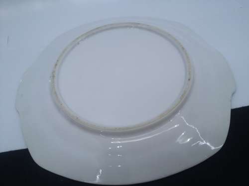 Unmarked cake plate