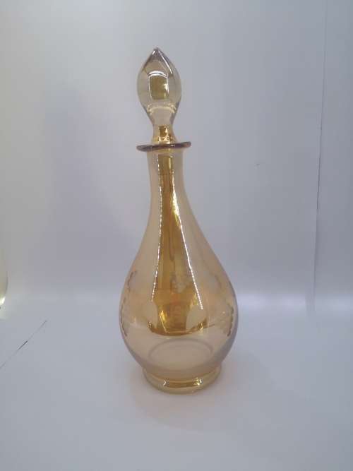 Beautiful decanter - look! All glass stopper