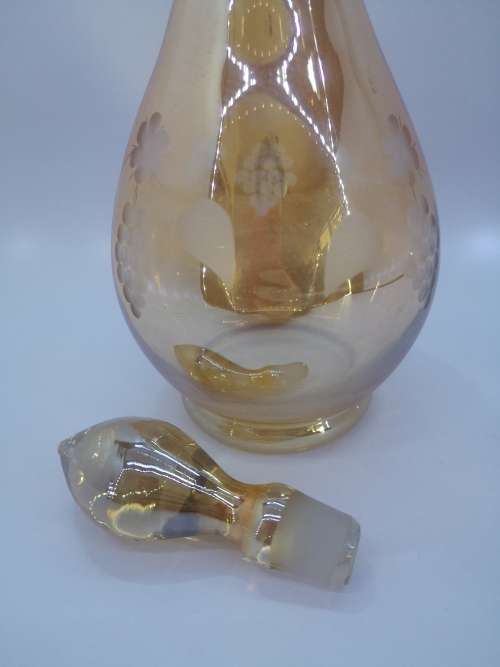 Beautiful decanter - look! All glass stopper