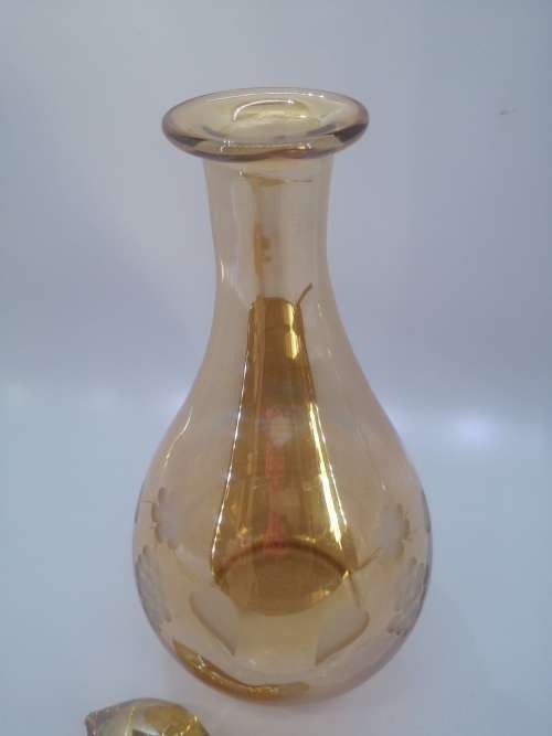 Beautiful decanter - look! All glass stopper