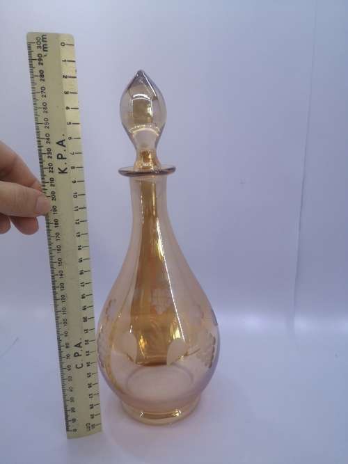 Beautiful decanter - look! All glass stopper