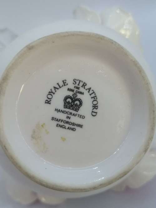 Vintage Royale Stratford Fine Bone China Flower Basket Bouquet