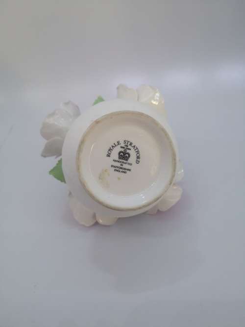 Vintage Royale Stratford Fine Bone China Flower Basket Bouquet