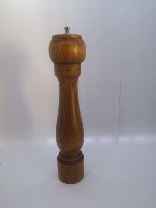 Huge pepper grinder
