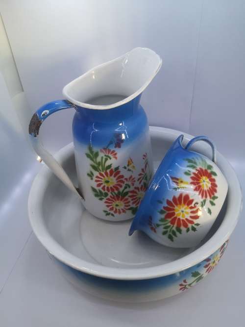 3 Piece stunning Polish enamel bowl jug and pot
