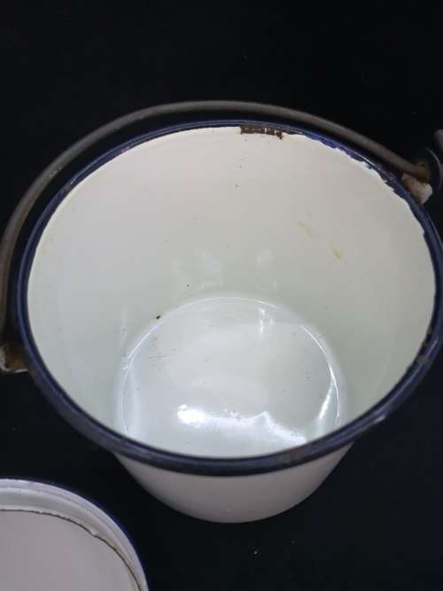 Vintage white enamel bucket with lid  `vet emmertjie`