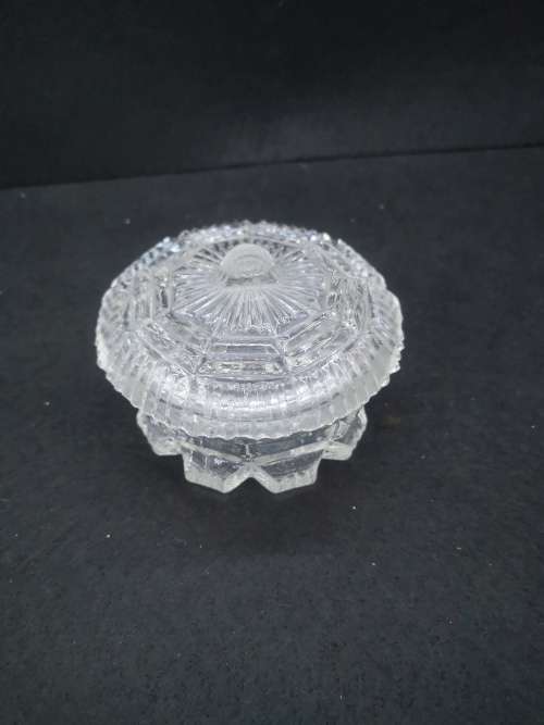 Vintage glass trinket - pretty!