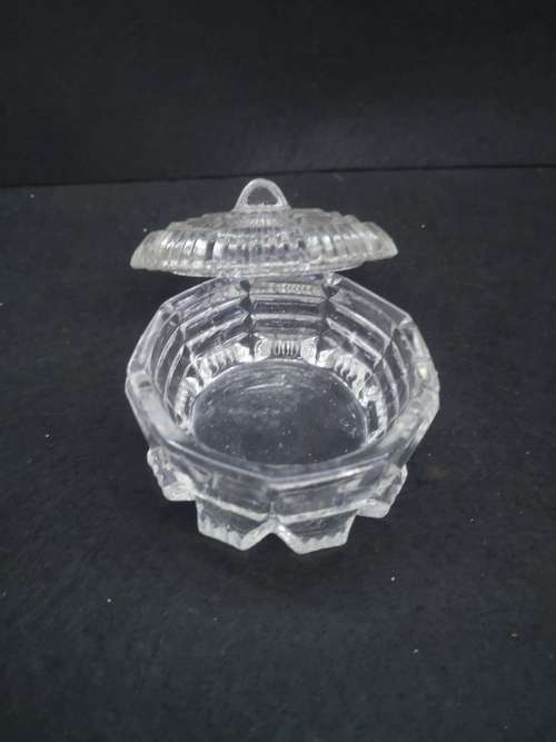 Vintage glass trinket - pretty!