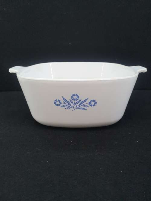 Vintage Corning ware Blue cornflower P-2 1/2 - B - Made in USA