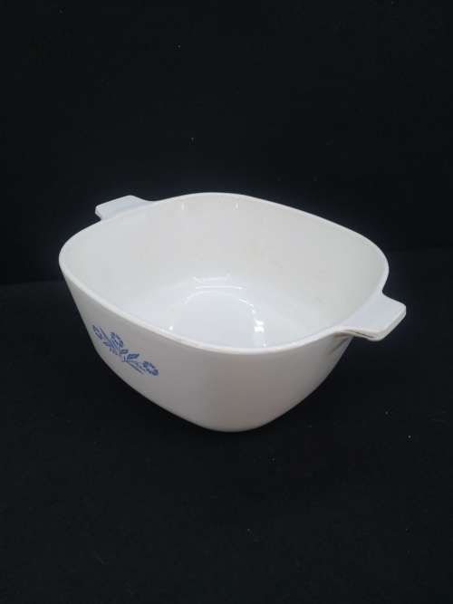 Vintage Corning ware Blue cornflower P-2 1/2 - B - Made in USA