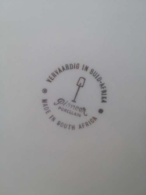 Vintage Pioneer porcelain South Africa cake plate