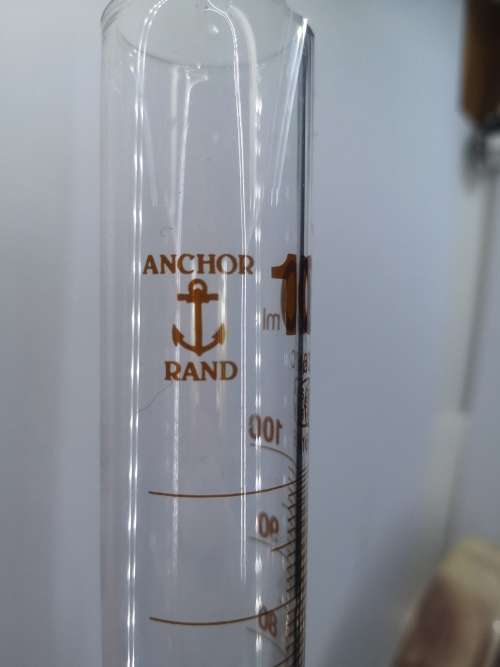 Anchor rand 100ml laboratorium tube -  note chip on the rim