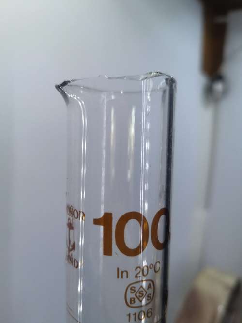 Anchor rand 100ml laboratorium tube -  note chip on the rim