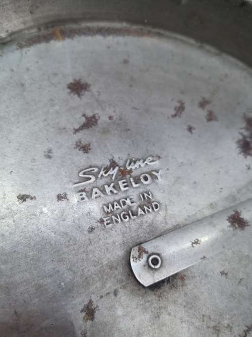 Vintage Skyline Bakeloy England tart pans