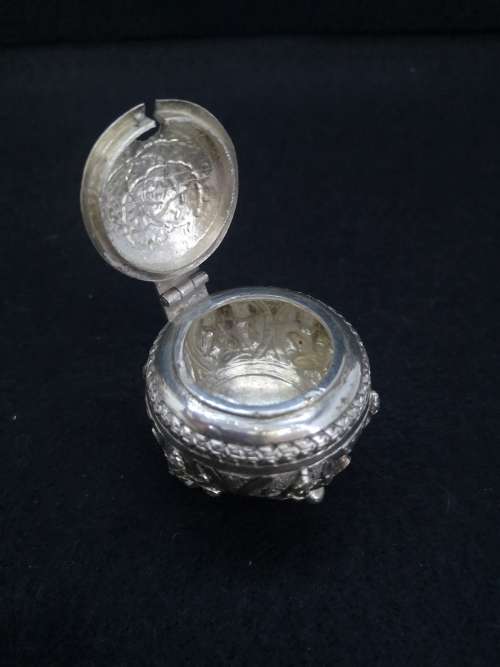 Detailed small condiment pot 50% silver I was told - no markings - non magnetic