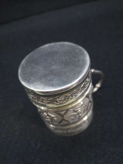 Detailed small mug 50% silver I was told - no markings - non magnetic
