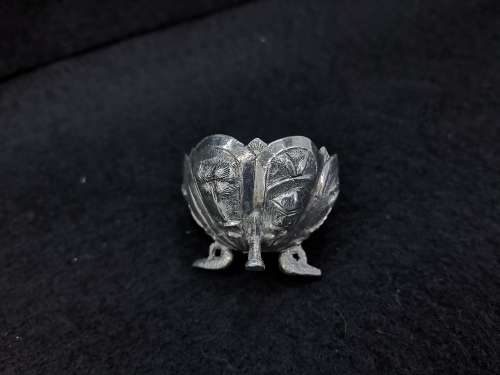 Detailed small bowl  50% silver I was told - no markings - non magnetic