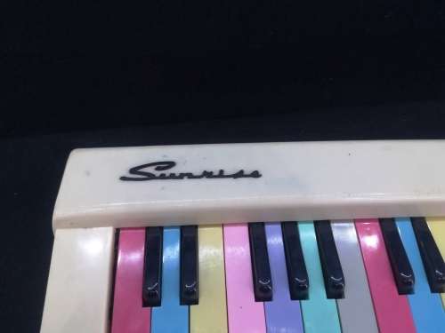 Vintage Sunrise piano  - untested - as is