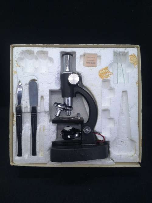 Vintage Junior microscope set! - untested