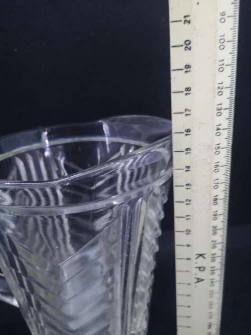 Glass jug