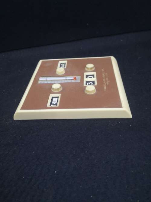 Vintage date and temperature wall hanging