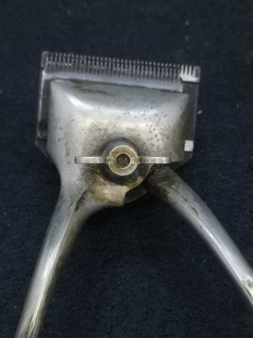 Oster and two more manual hair clippers
