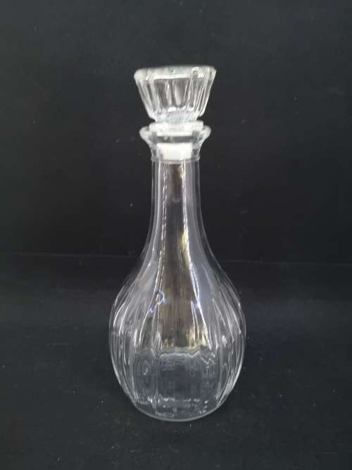 Glass decanter