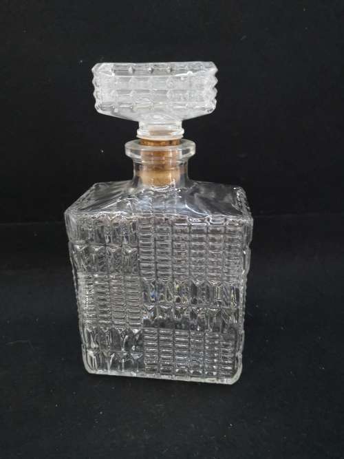 Glass decanter