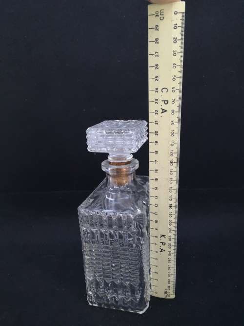 Glass decanter