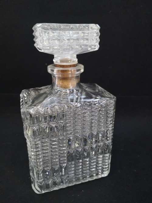 Glass decanter