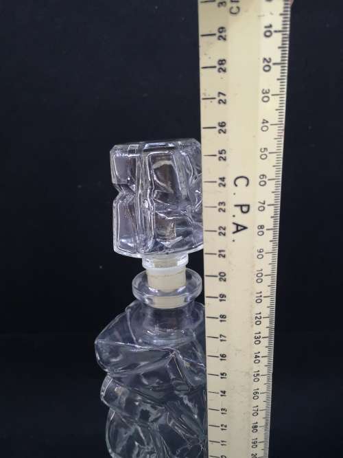 Glass decanter