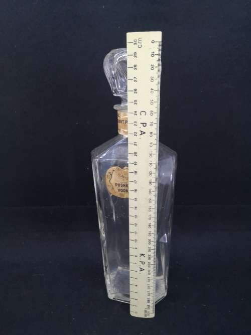 Glass decanter