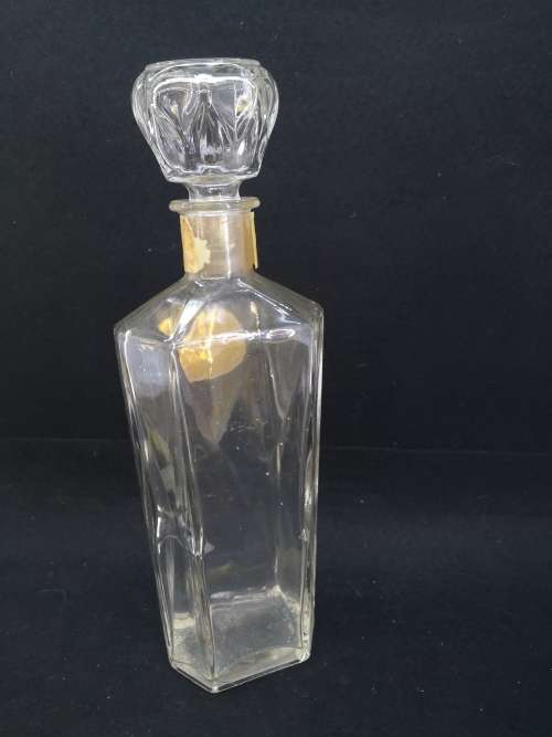 Glass decanter