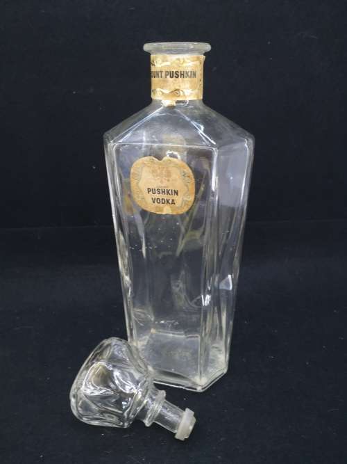 Glass decanter