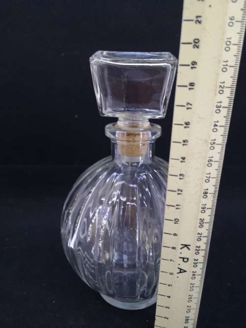 Glass decanter